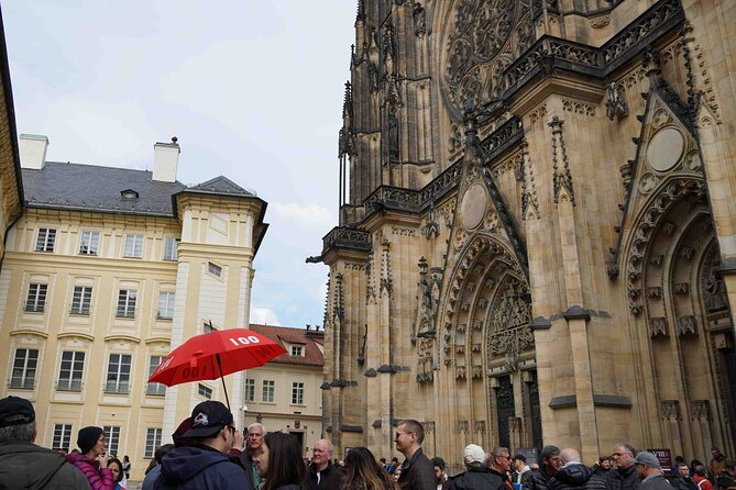Prague Castle Walking Tour (Tip-based tour) - Second Courtyard: where diplomats are received and Leopold’s Fountain