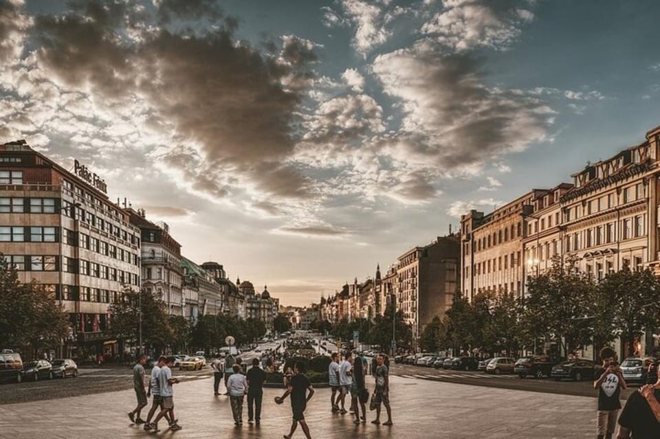 Prague: City Highlights Walking Tour - Prague Castle complex: St. Vitus Cathedral as the anchor