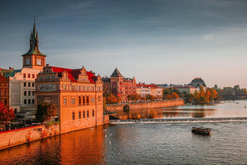 Prague: City Tour in Full - Prague Castle: four courtyards and St. Vitus Cathedral’s tombs