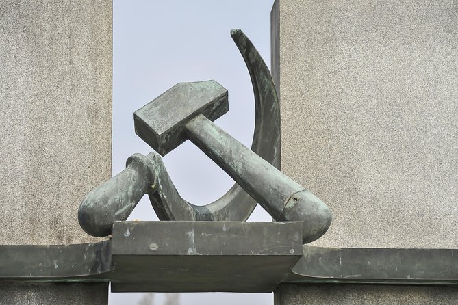Prague Communism and World War II Walking Tour - Nove Město: The Protectorate, Resistance, and the Shift to Dictatorship