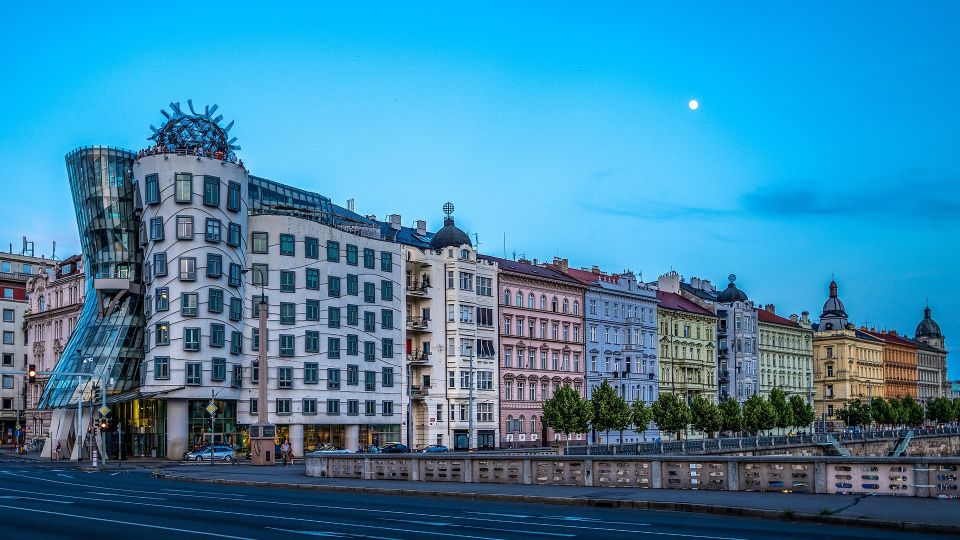 Prague Complete Tour in Spanish & Lunch, Tickets - Walking Prague’s Core: Old Town, New Town, and the Streets Between