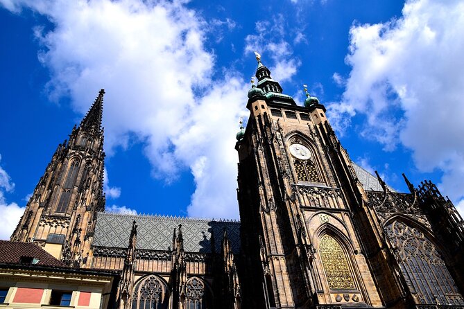 Prague DeLuxe Tour: Views, Hidden Gems, Tastings & River Cruise - The Tram Ride to the Castle: A Local Pace, Better Views