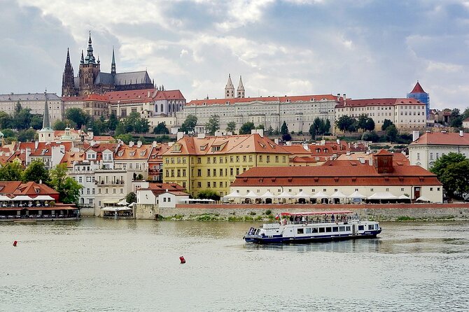 Prague DeLuxe Tour: Views, Hidden Gems, Tastings & River Cruise - Malá Strana and the Infant Jesus of Prague at Our Lady Victorious