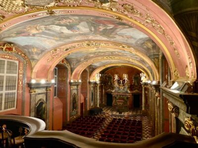 Prague: Entry Ticket Classical Concert at the Mirror Chapel - 5pm Concert (1 hour): Figaro, Four Seasons (Spring & Winter), and Beethoven’s pull