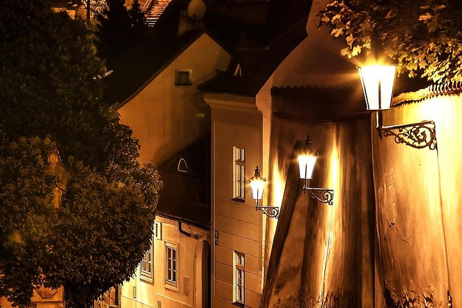 Prague Fairytale Tour: Old Town And Castle private tour - Lesser Town’s artist area: time to slow down