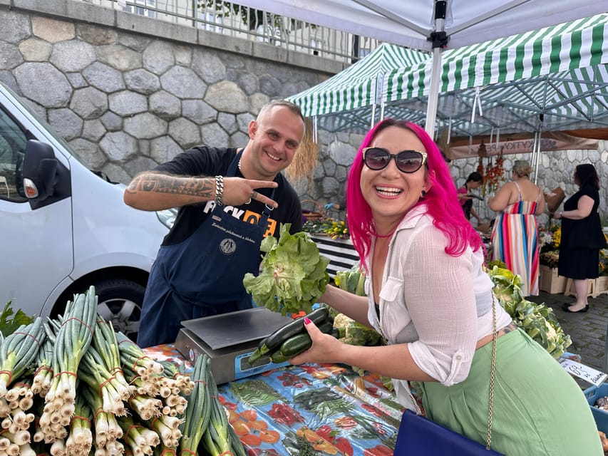 Prague: Farmers Market and Brunch Class with Celebrity Chef - Starting at Palackého náměstí: how you find the group fast