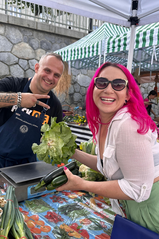 Prague: Farmers Market and Brunch Class with Celebrity Chef - Náplavka Farmers Market with Mariko: tasting and shopping with a pro