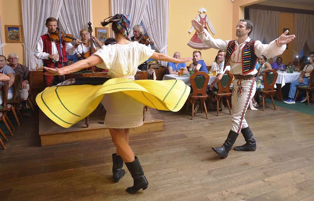 Prague: Folk Dancing Dinner Experience - Key things to know before you go
