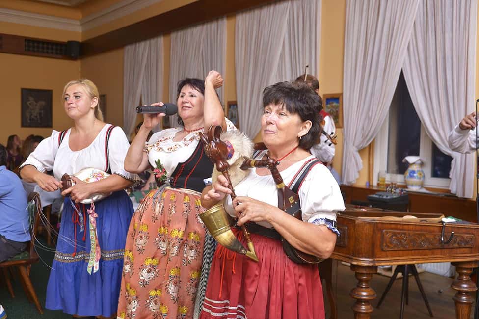 Prague: Folk Dancing Dinner Experience - What to expect from the restaurant vibe