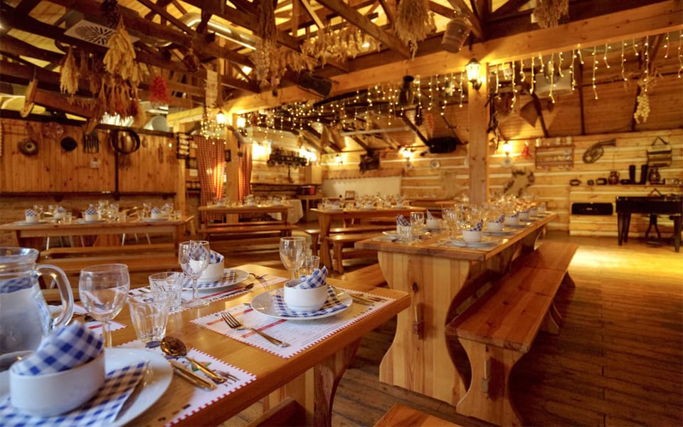Prague: Folk Dancing Dinner Experience - Food reality check: how to set your expectations