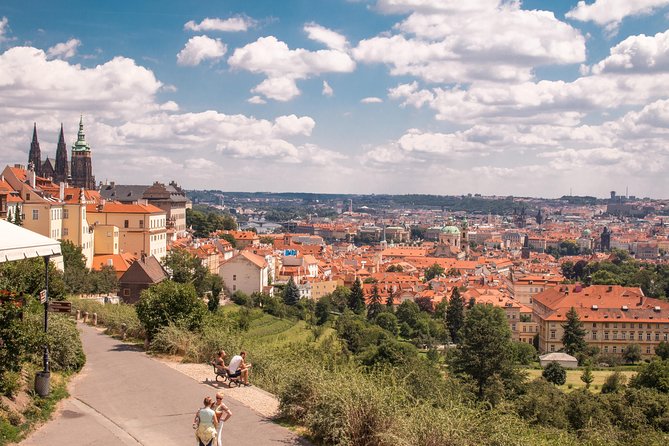 Prague Full-Day City Walking Tour and Petrin Tower - Old Town Hall and the Astronomical Clock: more than a selfie