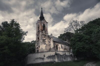 Prague: Ghost Walking Tour - 90 minutes of walking theatre: what the tour feels like