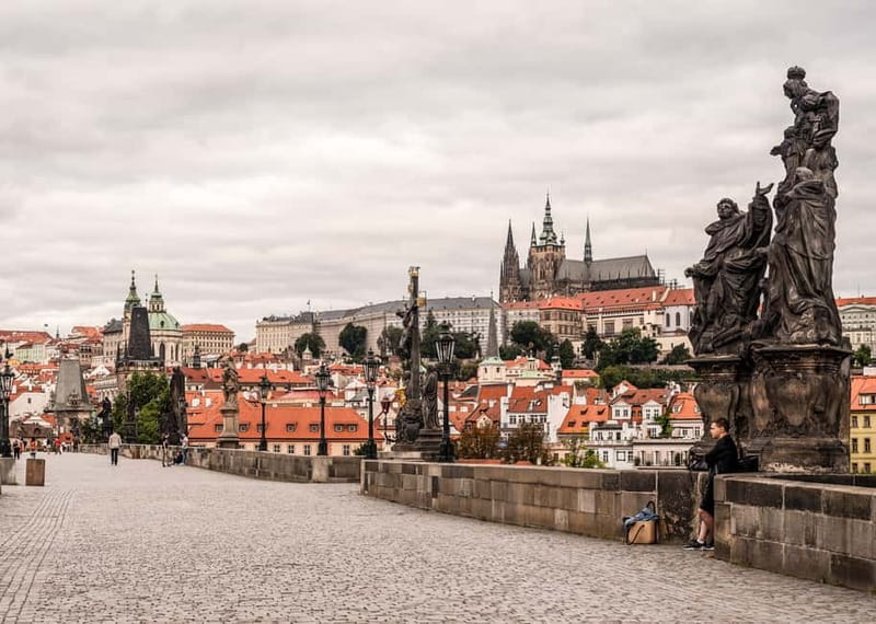 Prague Grand 2,5 hour + 2 hour exterior walking tour - Pace, footwear, and what to do if you want extra time