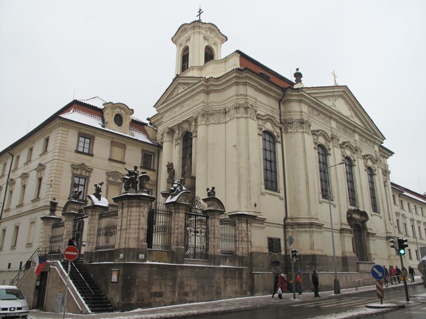 Prague: Guided Operation Anthropoid Tour with Lidice - What the private guide adds (and why guides like Lenka make a difference)