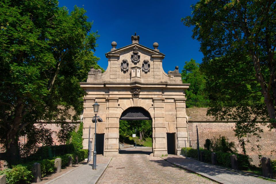 Prague: Guided tour to the historic fortress of Vyšehrad - Booking and Timing: How to Plan Your Day Around Vyšehrad