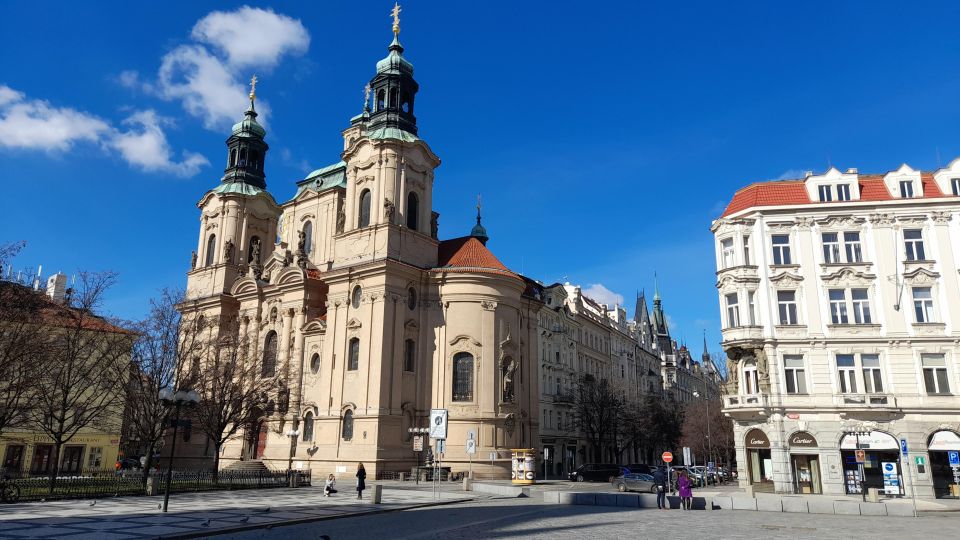 Prague Half Day Private Guided Tour by Car or Foot - St. Vitus Cathedral and the Prague Castle complex: planning time in a big place