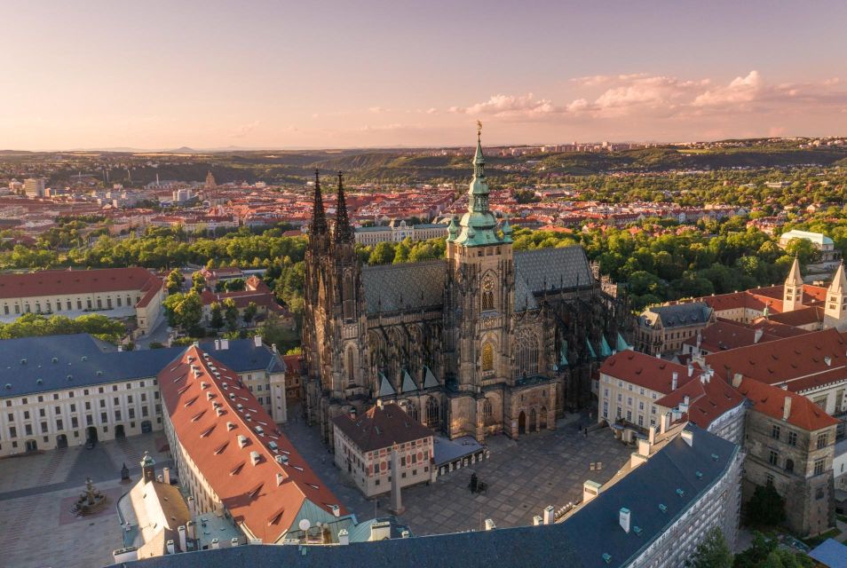 Prague Hradcany Castle, St Vitus Cathedral Tour with Tickets - 2-hour, 3-hour, 4-hour, 5-hour options: how the time really changes