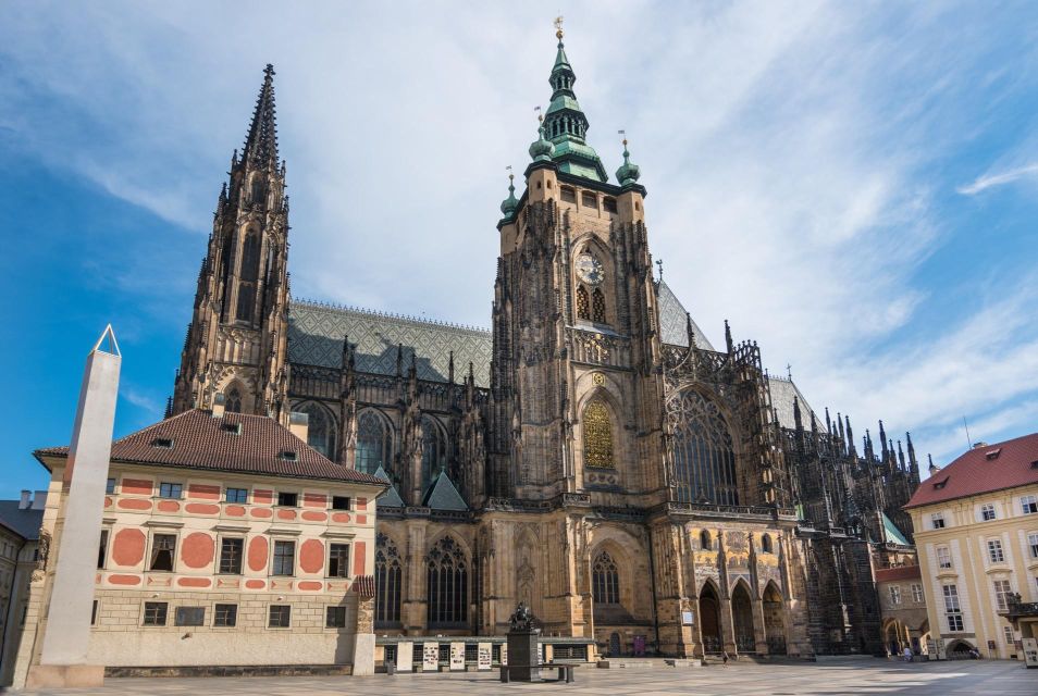 Prague Hradcany Castle, St Vitus Cathedral Tour with Tickets - Old Royal Palace, St Vitus Cathedral, St George’s Basilica, Golden Lane: what you’ll see