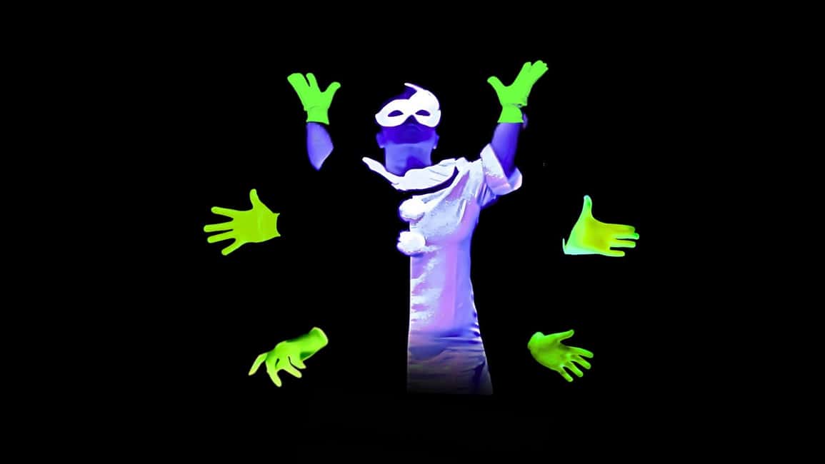 Prague: Images of Love Black Light Theatre Show - Inside the 50-seat cellar: why the room matters