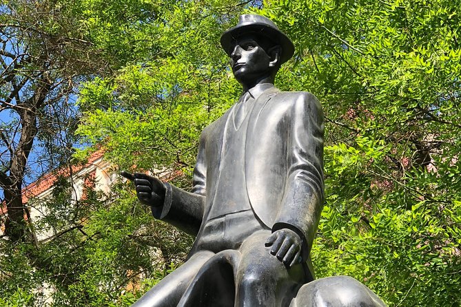 Prague Jewish Quarter and WW2 Private Tour - Getting to the start: Old Town Square and a clean way to structure your day