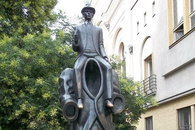 Prague Jewish Quarter Private Half-Day Walking Tour - Old Jewish Cemetery: 1439 graves and the Golem legend