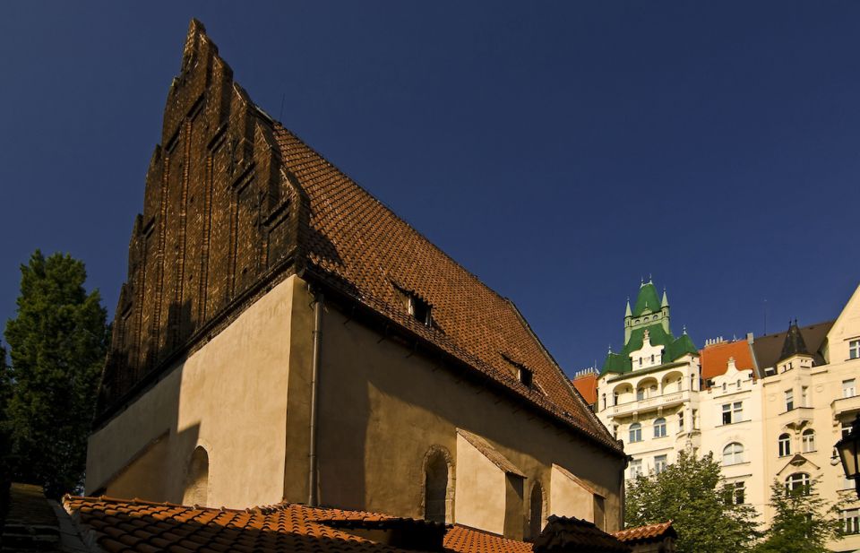 Prague Jewish Quarter Tour in French with Monuments Entrance - Old Jewish Cemetery: Why This Stop Hits Different