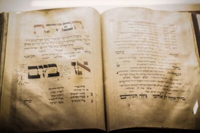 Prague: Jewish Quarter Walking Tour with Admission Tickets - Meeting at Maiselova 5: the practical start that saves your first hour