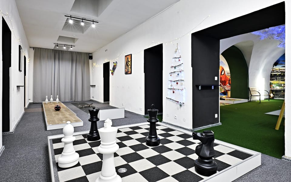 Prague: Mazemania Miniature Golf Experience - Key things to know before you play Mazemania