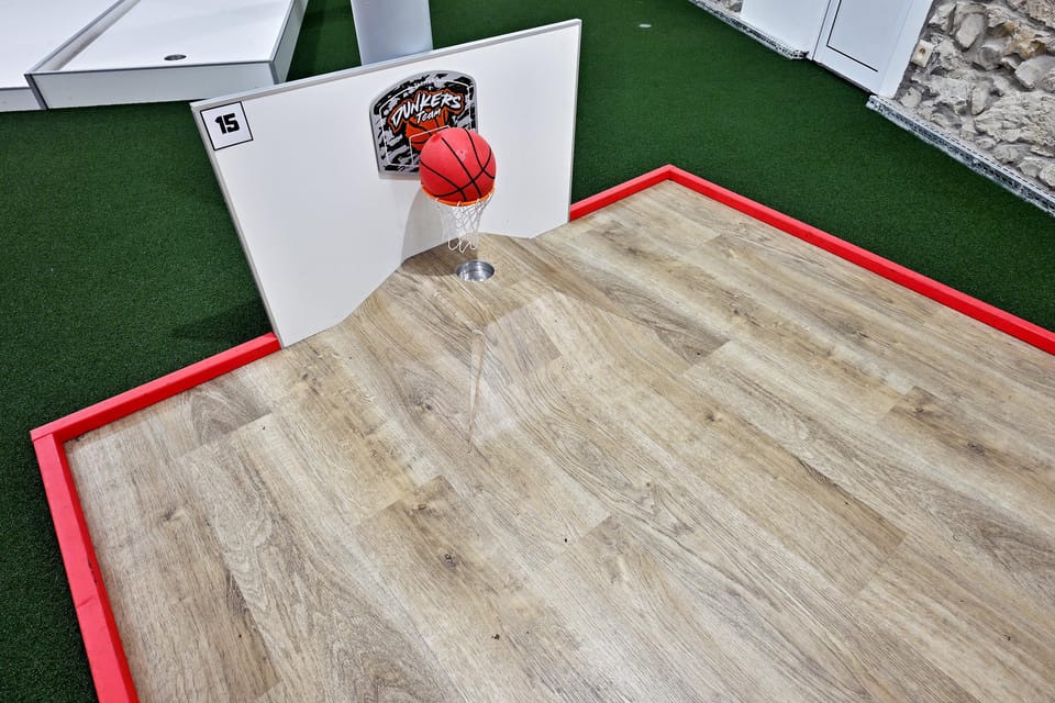 Prague: Mazemania Miniature Golf Experience - The lounge, bar, and group-friendly setup