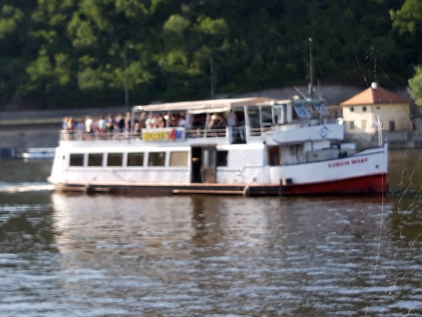 Prague: New Year's Eve Cruise through Midnight - A 10 p.m. Cruise That Lets You Watch the City Stay Up