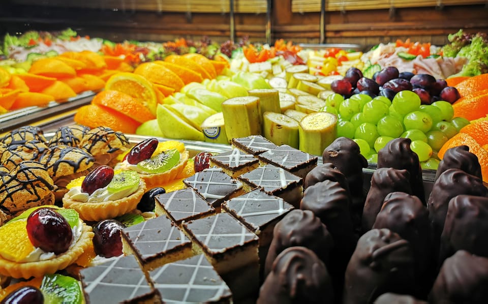 Prague: New Year's Eve Cruise through Midnight - Buffet Dinner and Music: Included, But Check Your Expectations