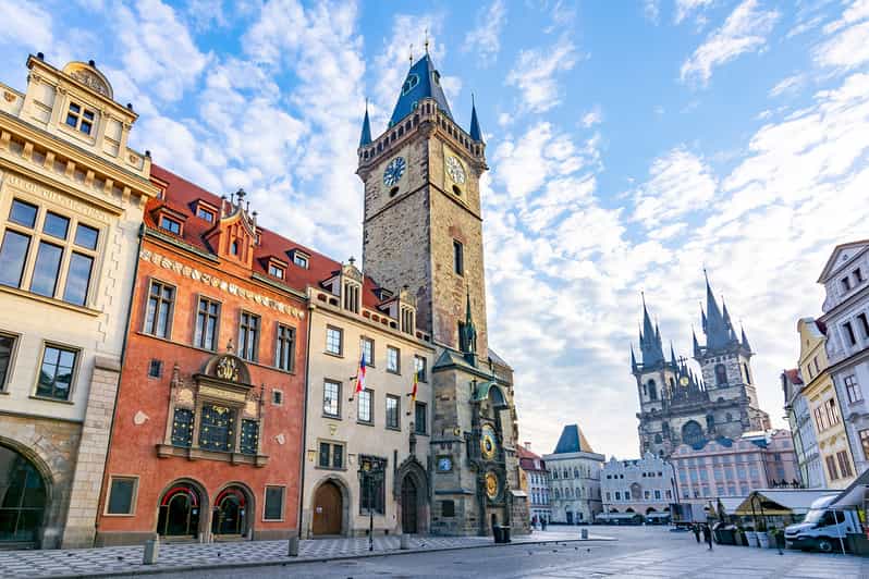 Prague: Old Town Guided Walking Tour and City Boat Ride - What This Tour Feels Like Day-to-Day: Best For First-Time Prague Visits