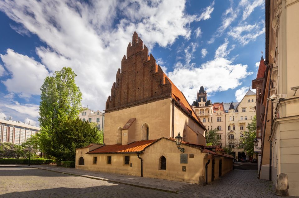 Prague: Old Town Highlights Private Guided Walking Tour - How the Old Town Walk Really Flows From Kafka to the Vltava