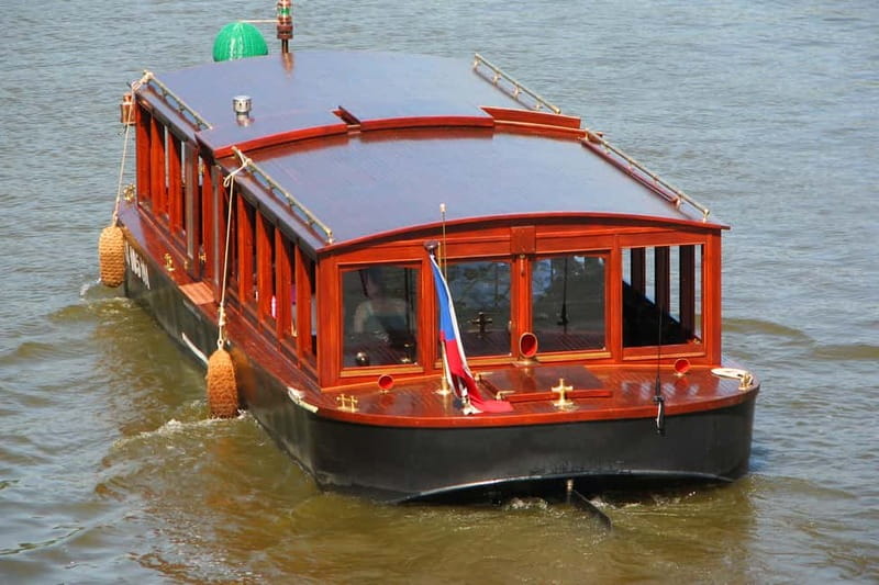 Prague: Old Town, Prague Castle & River Cruise Day Tour - Charles Bridge and Old Town: get your bearings fast