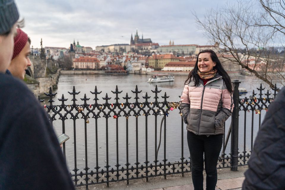 Prague: Old Town Private Walking Tour with Hotel Pickup - What makes the guides work: tailoring, pace, and questions