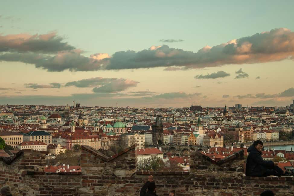 Prague: Prague Castle & Charles Bridge – guided tour in German - Group Size and Timing: Why It Feels Smooth