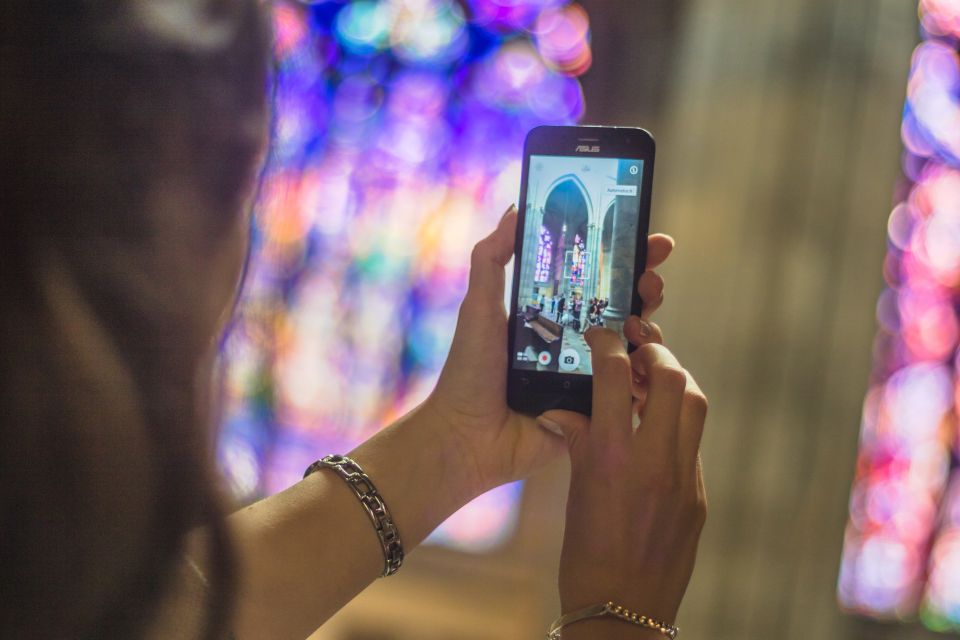 Prague: Prague Castle Complex Smartphone Audio Guide - Language Options and Switching on the Fly