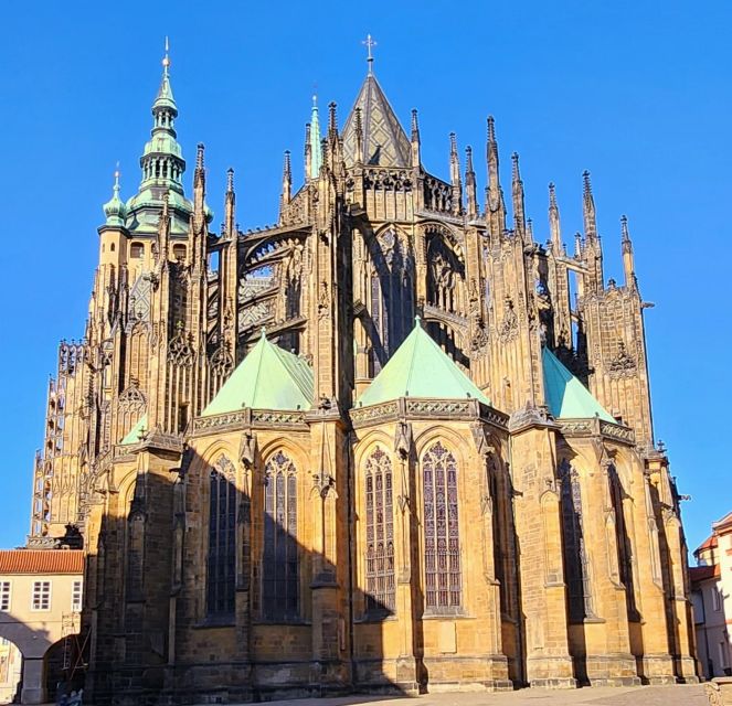 Prague: Prague Castle Private Walking Tour - Prague Castle feels huge. This tour keeps it readable