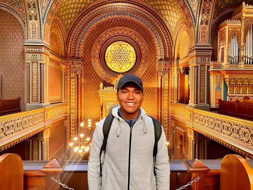 Prague: Prague Synagogues & the Jewish Cemetery Guided Tour - Maisel Synagogue: The First Stop Sets the Tone
