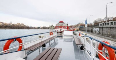 Prague: Private Beer Boat Cruise with Unlimited Beer - The 55-Minute Cruise Route: Castle, Bridges, and River Landmarks