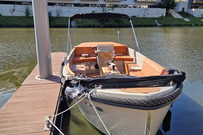 Prague Private Boat Tour - 2 Hours - Best time to go: evening lights and a later start option