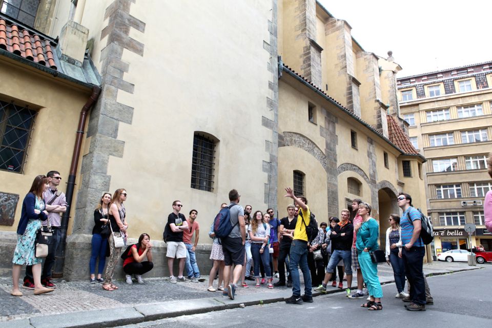 Prague: Private City Walking Tour - Meeting at Discover Prague Tours (Týnská) and getting oriented fast