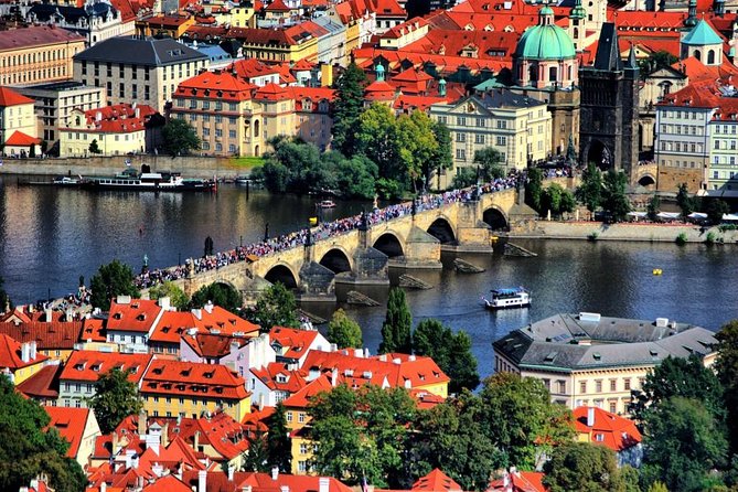 Prague Private Custom Full-Day Tour: Prague Castle and Old Town - What can make the experience great or frustrating