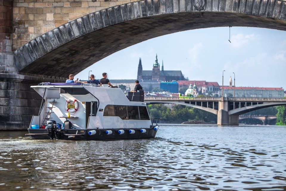 Prague: Private River Cruise with Unlimited Beer or Prosecco - Unlimited beer or Prosecco: simple, but read this carefully
