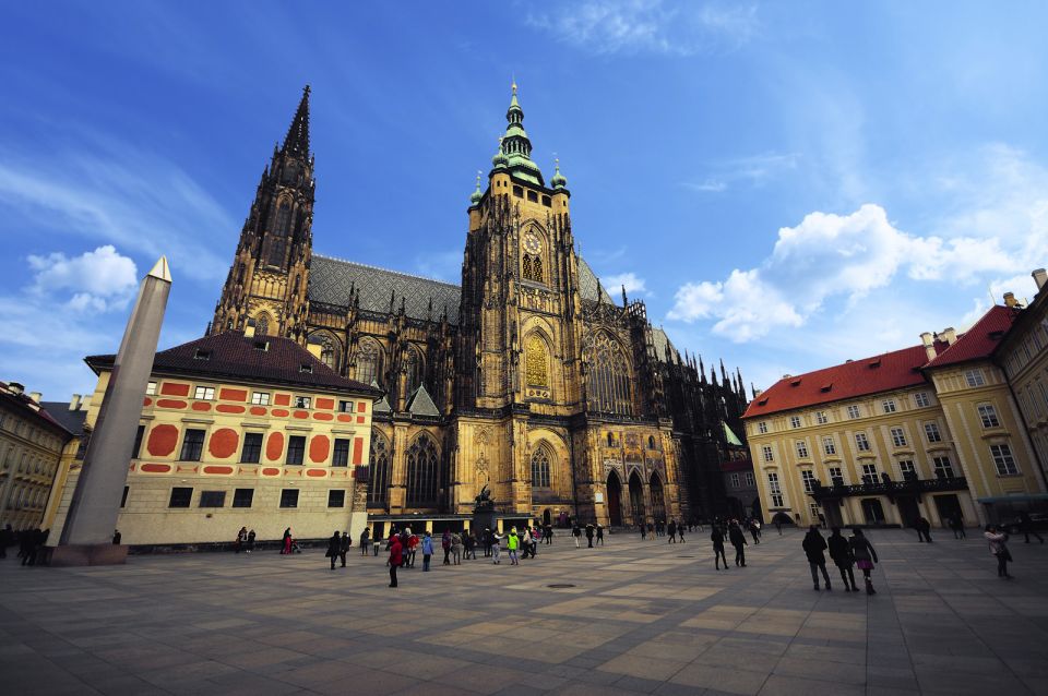 Prague: Private Tour of the Prague Castle Grounds - St. Vitus Cathedral and the Old Royal Palace: What You Gain With a Guide