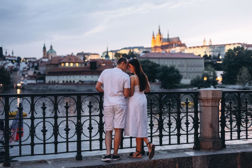 Prague: Professional Photoshoot at Prague Castle - Meeting Outside Prague Medieval Tavern (and Why That Location Helps)