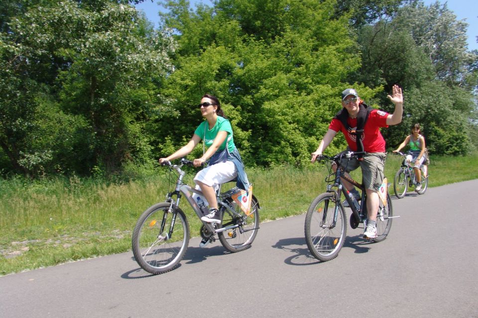 Prague: River & Park Bike Tour to Troja Chateau - Meeting at Praha Bike: What You Get Before You Roll