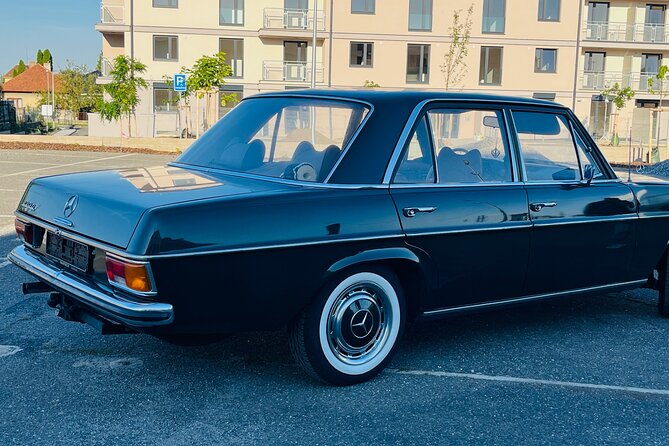 Prague Sightseeing Express Tour in Classic Car - Meeting at Štěpánská 55: what to expect before you roll out