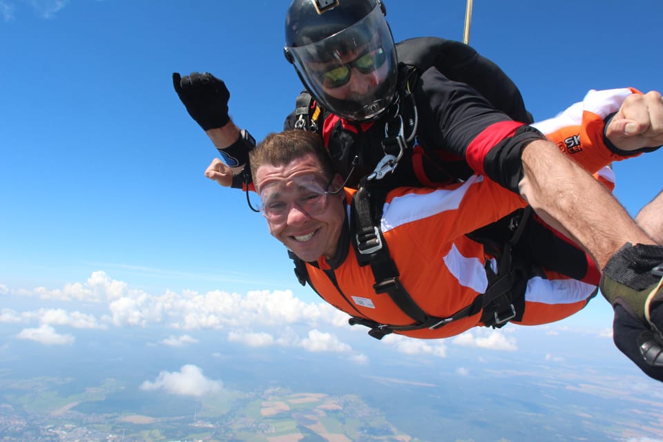 Prague: Tandem Skydiving 14,000ft over Prague with Transfers - Safety and Credentials: What the Operator Gives You on Paper