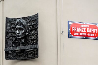 Prague Through the Eyes of Franz Kafka 150 minutes Tour - Start at Get Prague Guide: the meeting cue and why it matters
